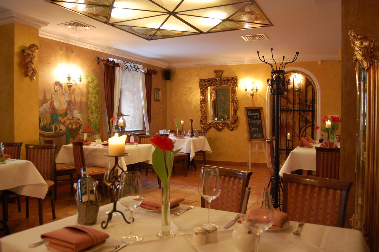 Restauracja - Hotel Mocca D'Oro มิโกวูฟ ภายนอก รูปภาพ