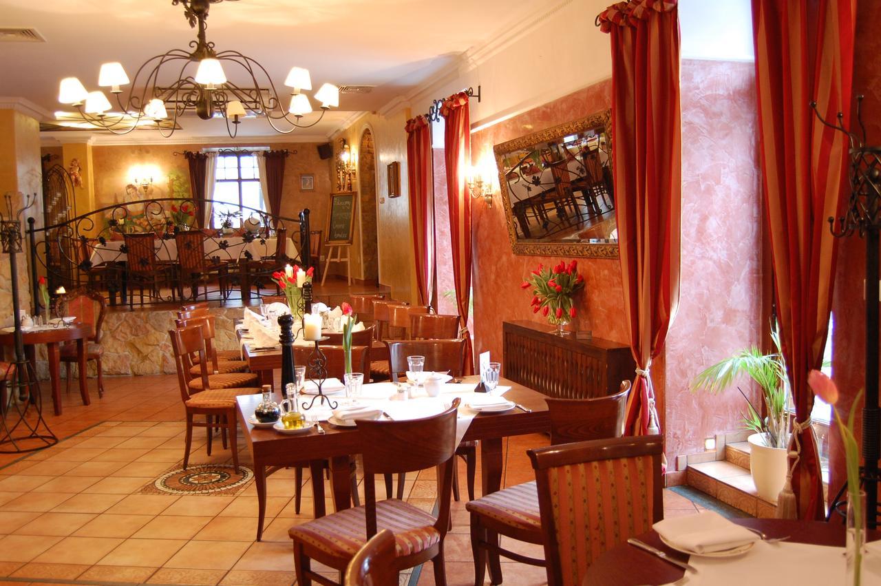 Restauracja - Hotel Mocca D'Oro มิโกวูฟ ภายนอก รูปภาพ
